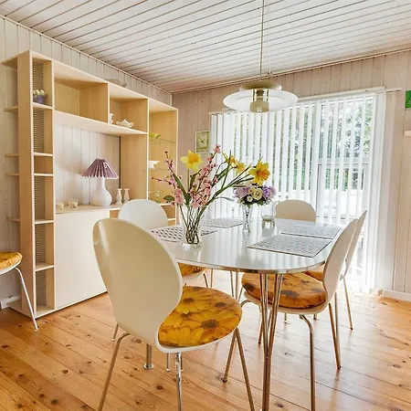 Two-bedroom Holiday In * Hals