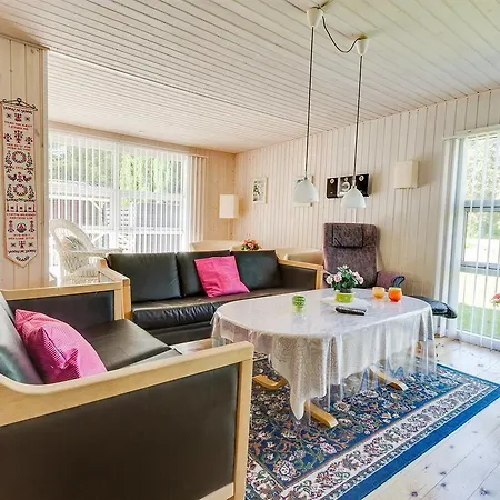 Two-bedroom Holiday In * Hals