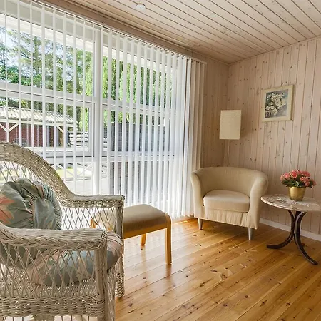 Hébergement de vacances Two-bedroom Holiday In *