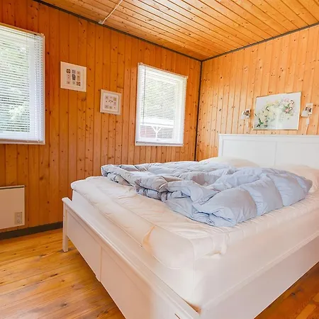 Two-bedroom Holiday In * Hals