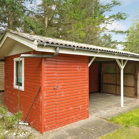 Hébergement de vacances Two-bedroom Holiday In *