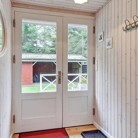 Two-bedroom Holiday In * Hals